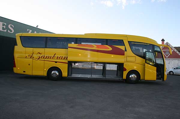 autocares-zambrano-autobus-55-a-60-plazas-cadiz-modelo-pb-18