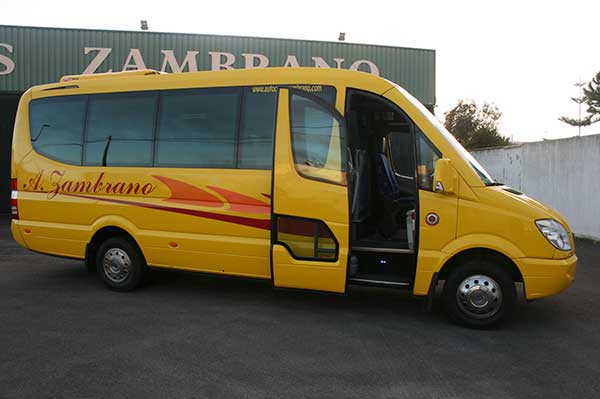 autocares-zambrano-microbus-16-plazas-cadiz-0